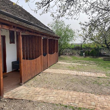 Salas Isailovi Sremska Mitrovica Exterior photo