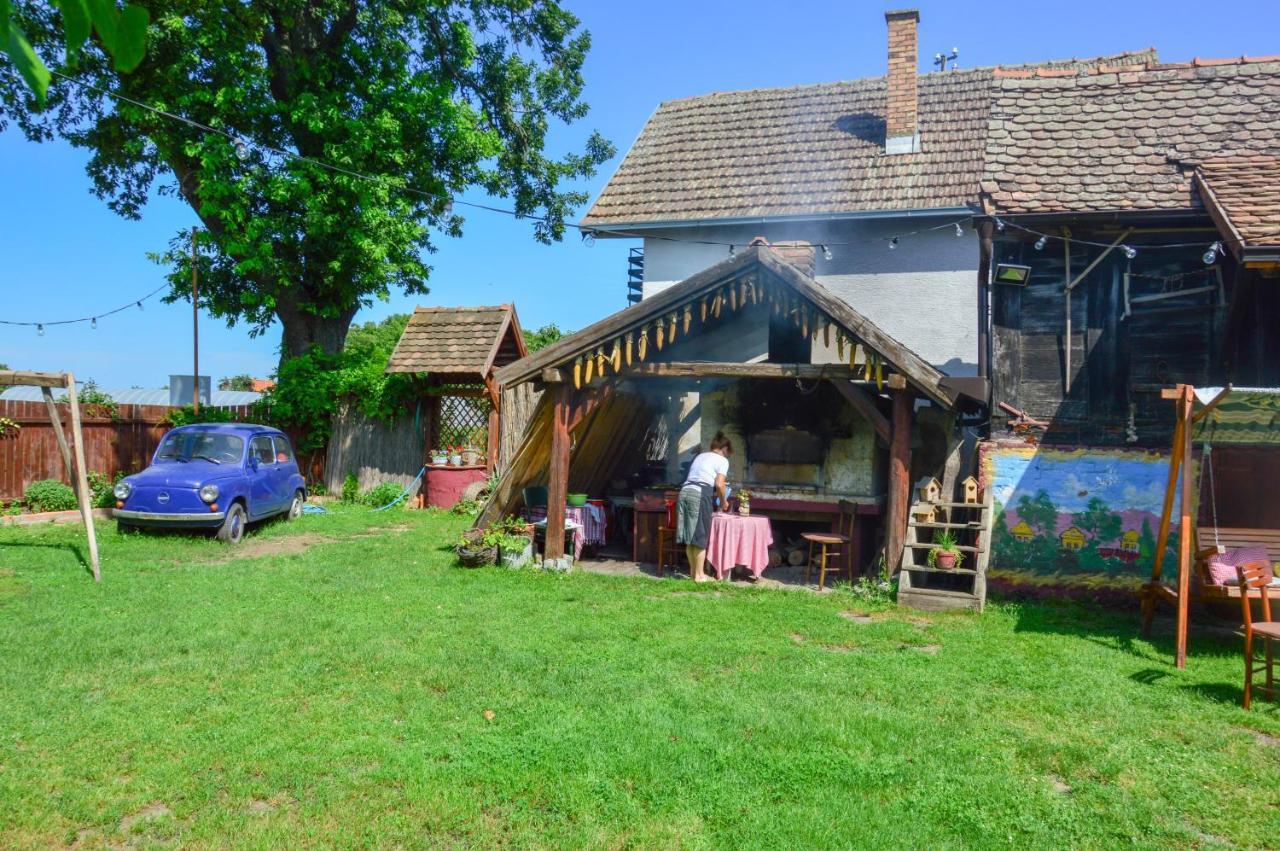 Salas Isailovi Sremska Mitrovica Exterior photo