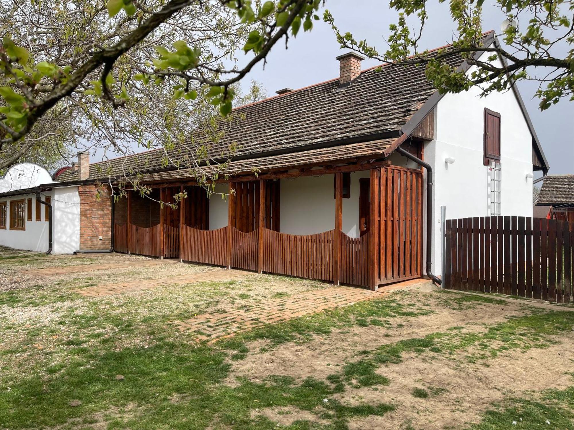 Salas Isailovi Sremska Mitrovica Exterior photo
