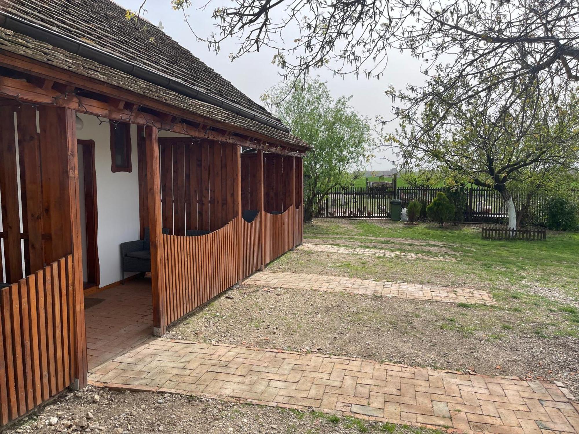 Salas Isailovi Sremska Mitrovica Exterior photo